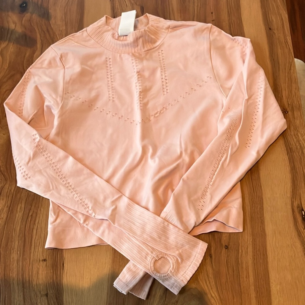 NWOT Sesmless Crop Performance Top, sz M, Pink Bamboo
